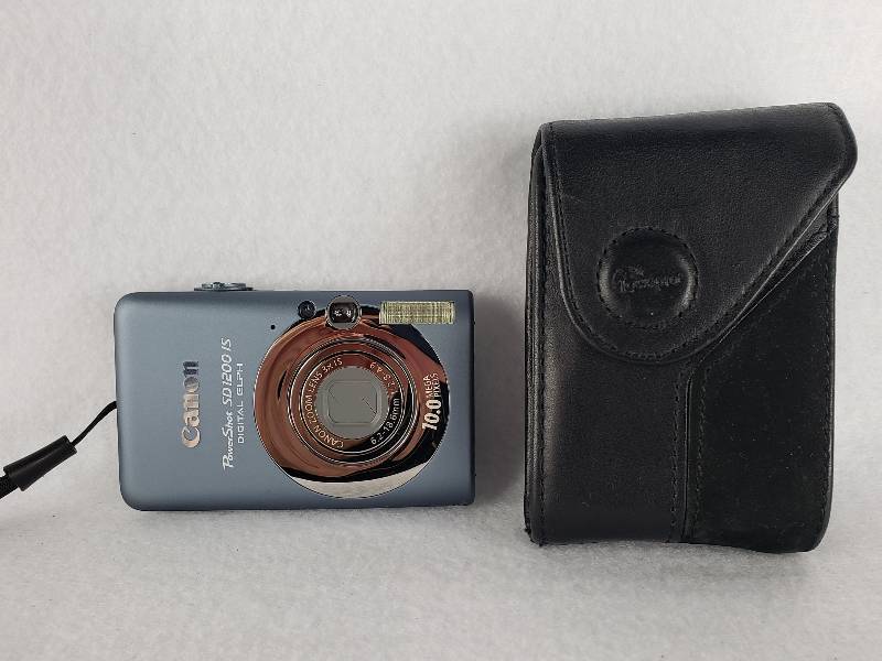 lot 144 image: Canon PowerShot SD1200 IS Digital Camera