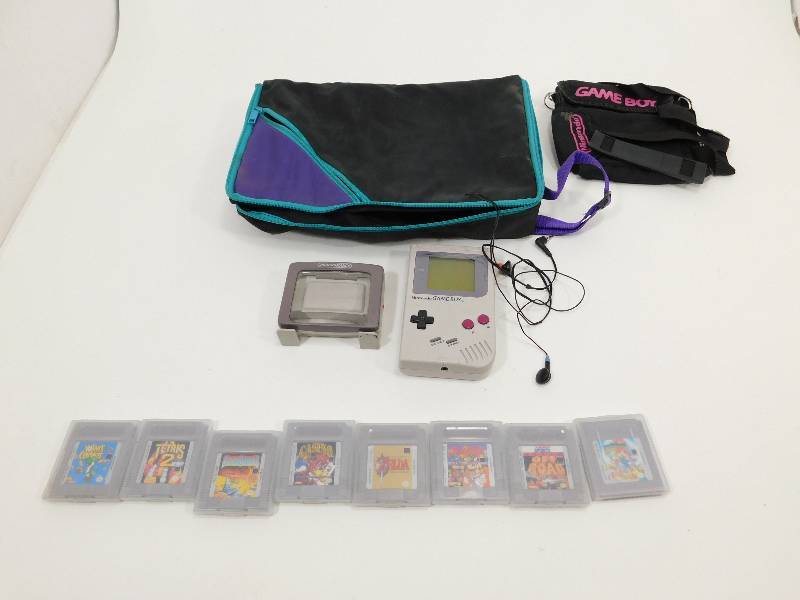 lot 58 image: Nintendo GAME BOY With Games & Carrying Case