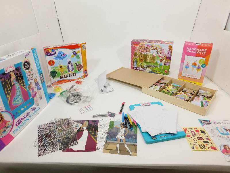 lot 65 image: Childrens Puzzles & Crafts