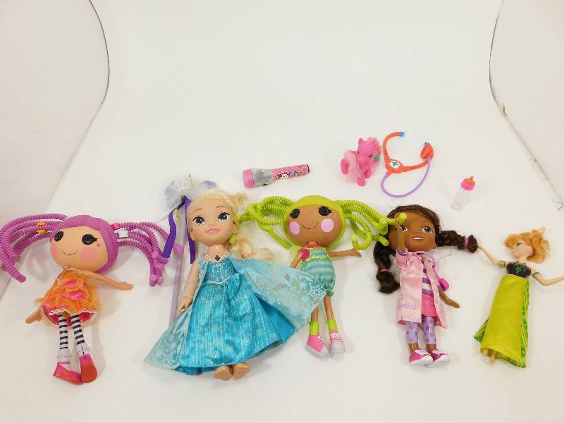 lot 69 image: Box Of Miscellaneous Dolls, Etc.