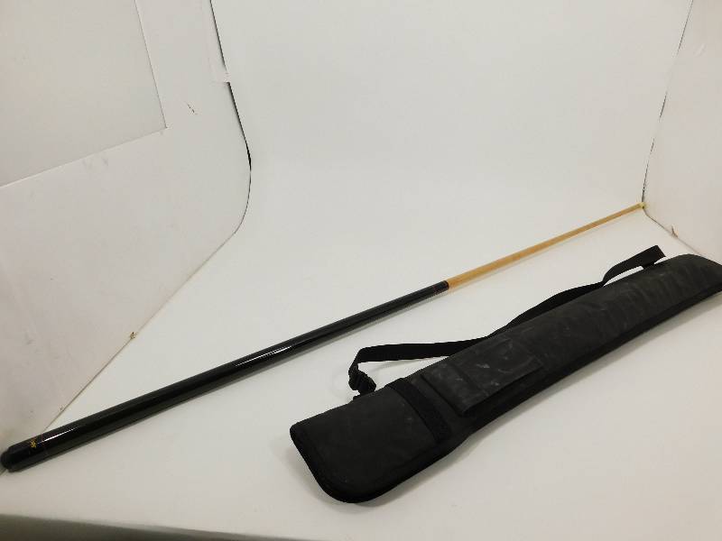 lot 70 image: 58 Viper Pool Stick In Canvas Case