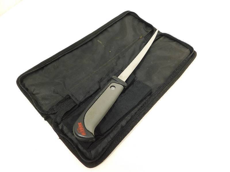 lot 72 image: Berkley Fish Cleaning Knife In Zippered Case