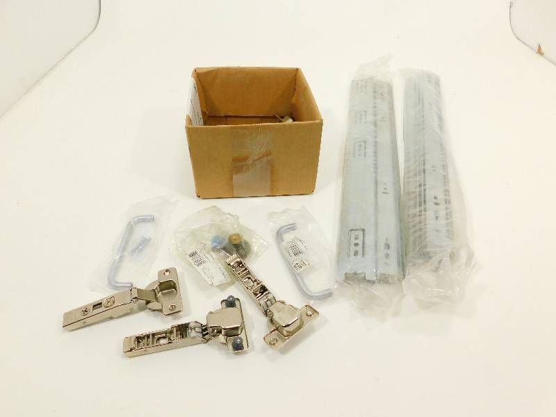 lot 80 image: Cabinet Hardware