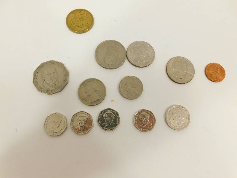 lot 101 image: Lot Of Coins