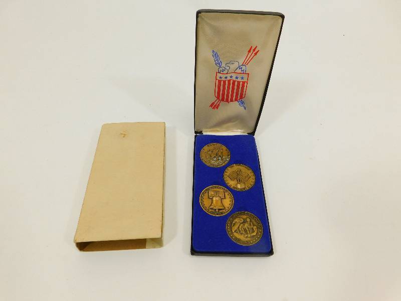 lot 102 image: Vintage Coins