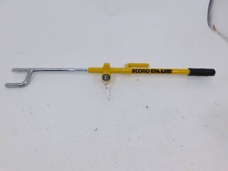 lot 15 image: Econo Club Steering Wheel Lock W Key