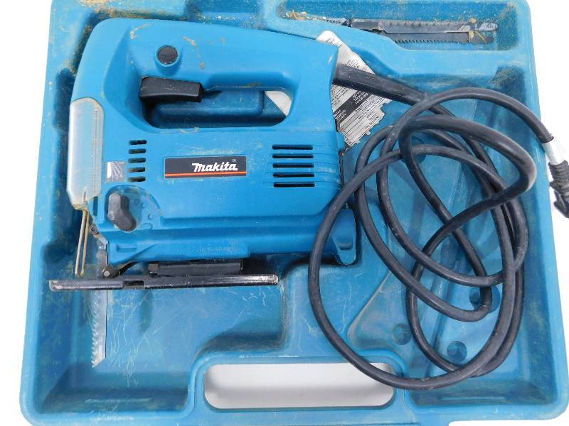 lot 48 image: Makita  4324K  Jig Saw