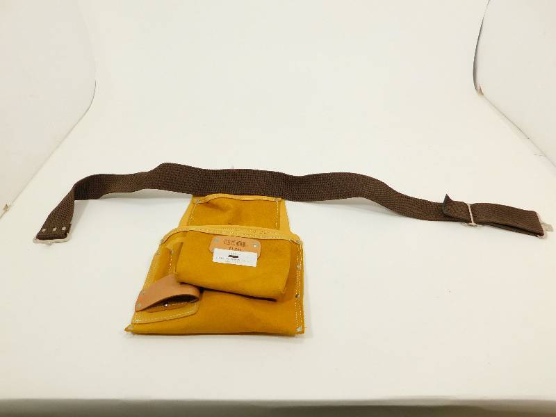 lot 126 image: CST  11-741 Suede Tool Belt