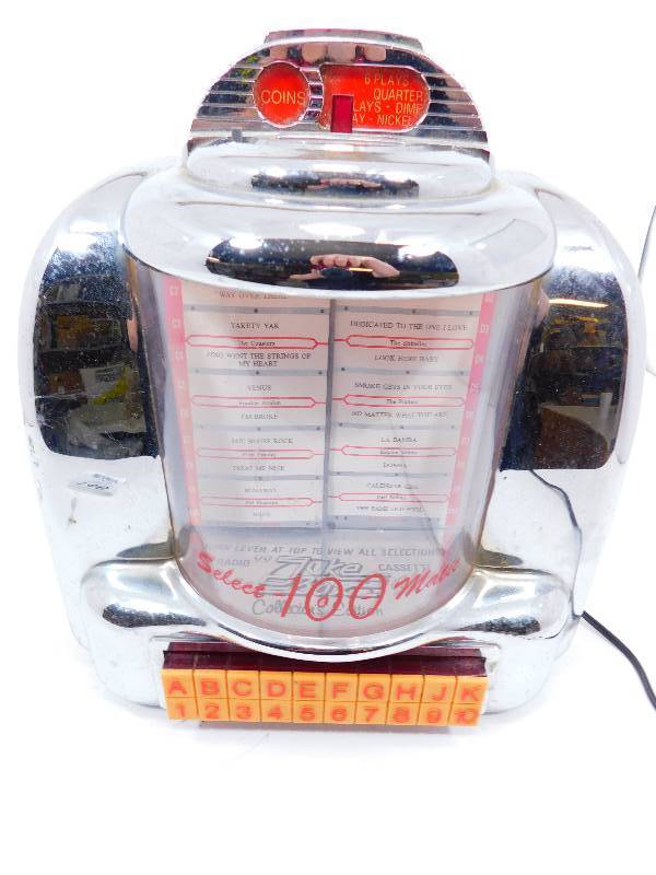 lot 146 image: Vintage Juke Box Style Radio And Cassette Player