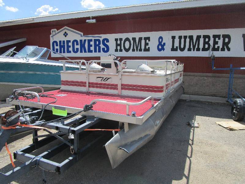 1989 20 Ft Sporstman Pontoon with Mercury 25hp motor (Trailer Not Included)