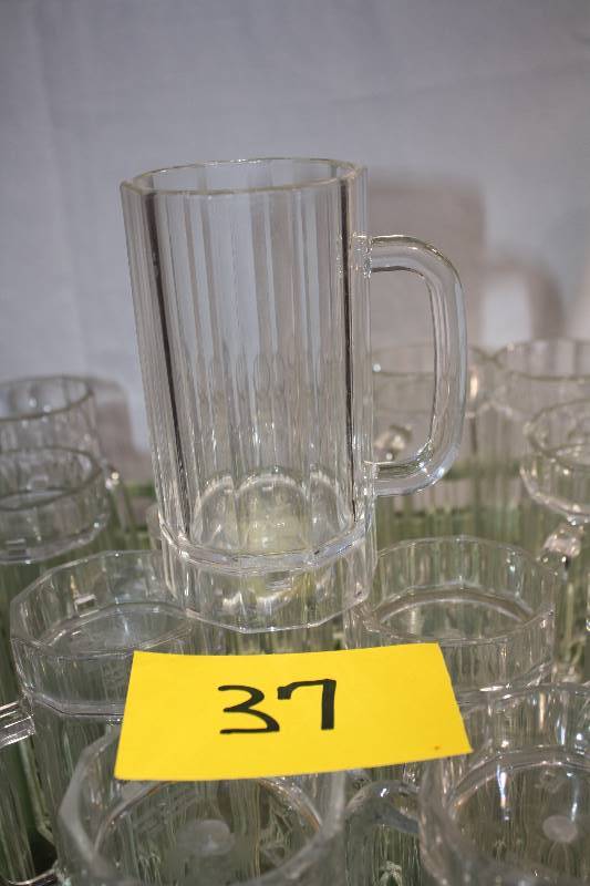 Plastic Mugs Qty 32