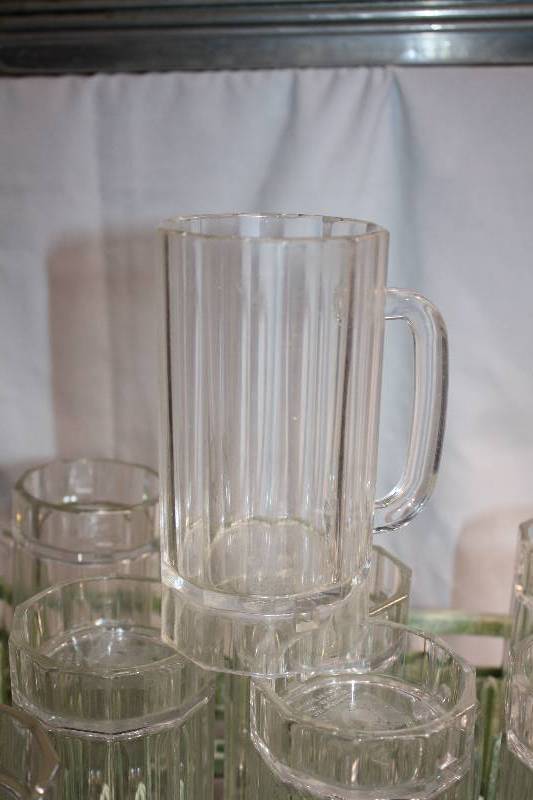 Plastic Mugs Qty 32