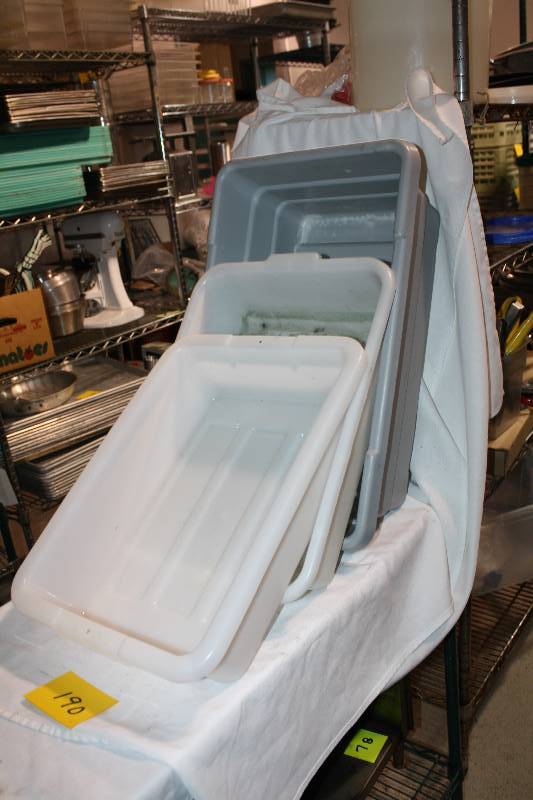Assorted Plastic Containers