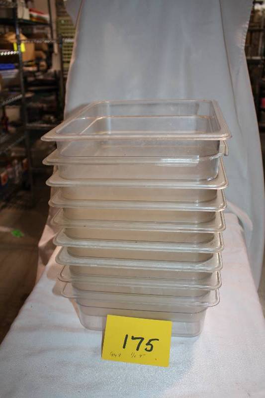 Plastic 12th  x 4 Containers