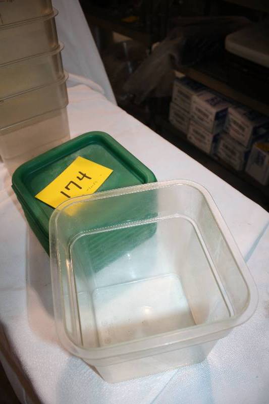 Plastic 4 Quart Containers with Lids