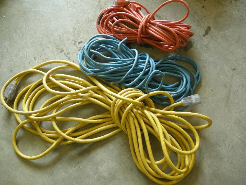 lot 22 image: 3 Extension Cords