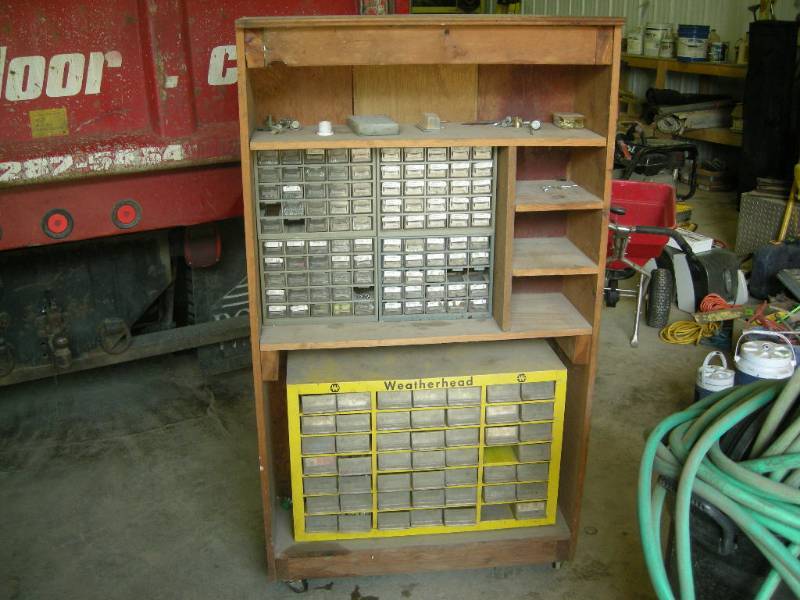 lot 45 image: Organizer Cabinet
