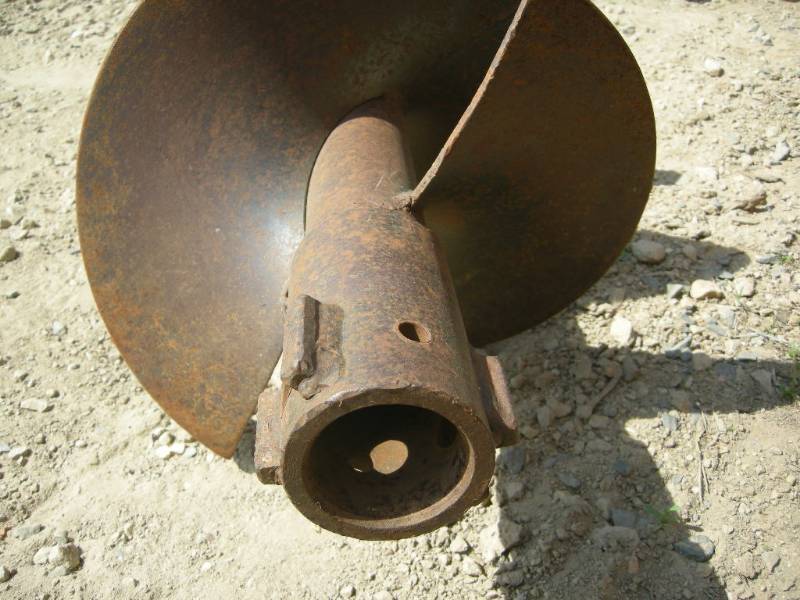 lot 4A image: Bobcat 16 Auger Bit with Like-New Carbide-Tipped Teeth