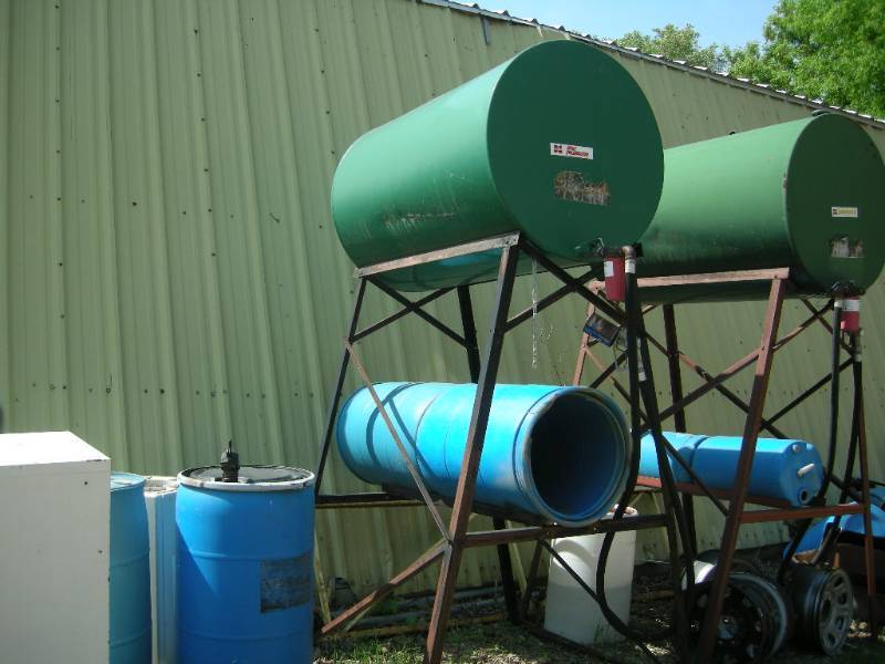 lot 5 image: Fuel Tank with Stand