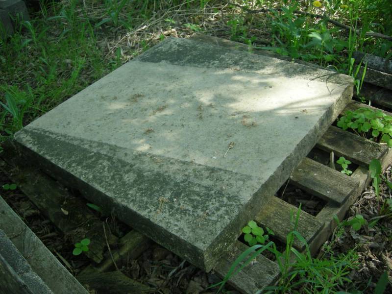 lot 53 image: Limestone SlabColumn Cap