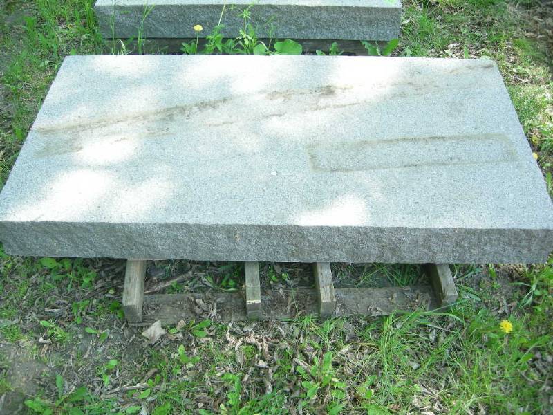 lot 54 image: 5 x 2-12 x 6 Granite Slab