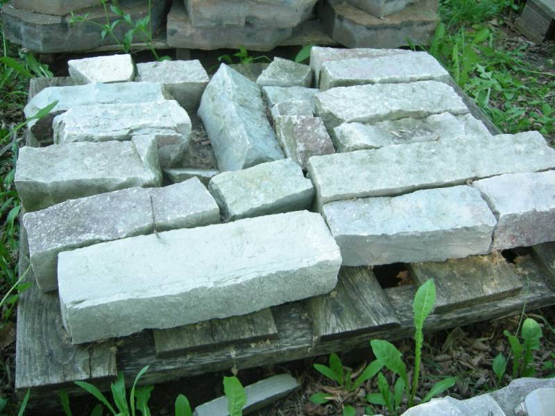 lot 67 image: Chilton Edger Stone