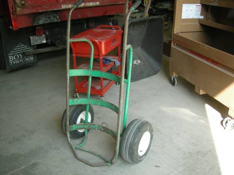 lot 7 image: Large Ball Cart