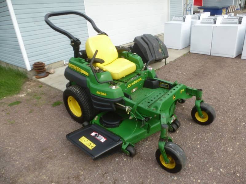 John Deere z925A Mower