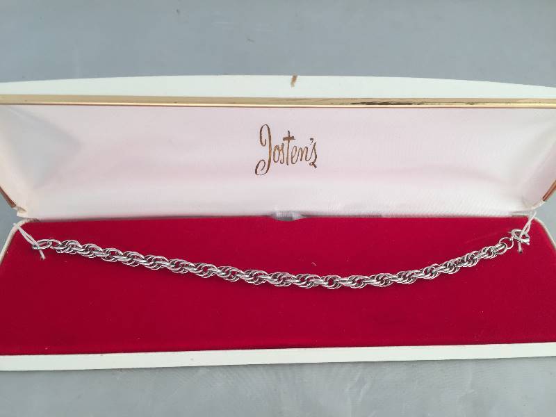 lot 306 image: Sterling Silver Chain Bracelet