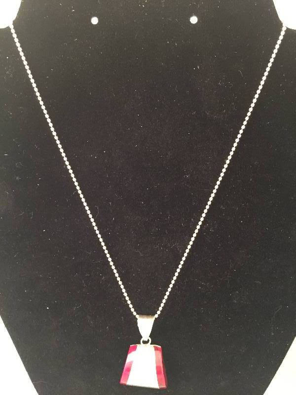 lot 317 image: Sterling Silver Necklaces Green  Red Stones