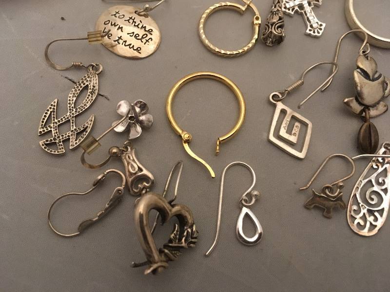 lot 386 image: Sterling Silver Earrings  - Singles - No Stones