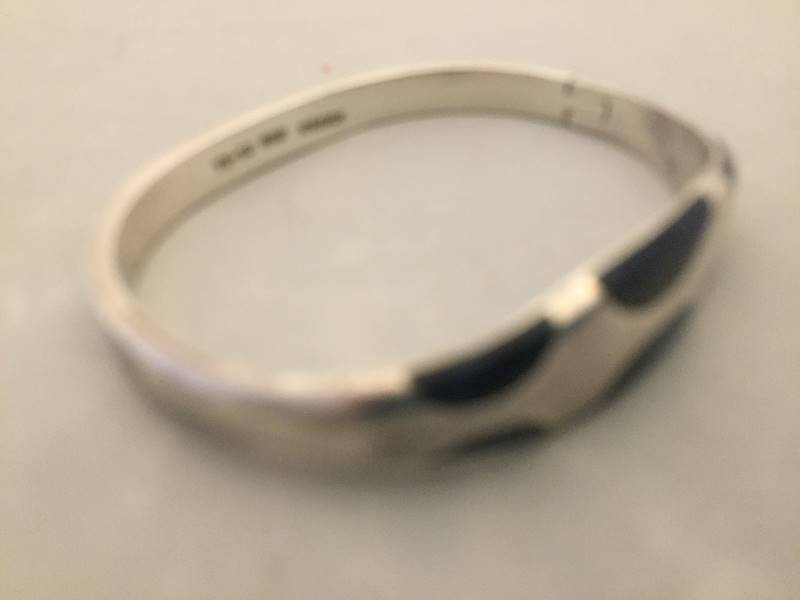lot 331 image: Sterling Silver Bracelet with Blue Stones
