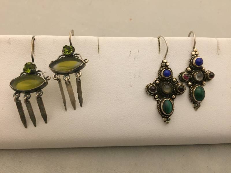 lot 349 image: Sterling Silver Pierced Earrings Semi Precious Stones