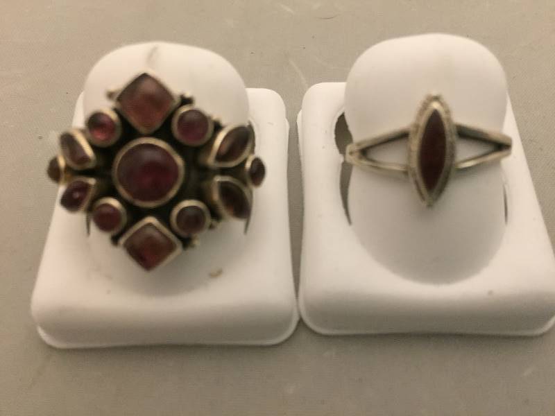 lot 359 image: Sterling Silver Rings Lt Purple Stones
