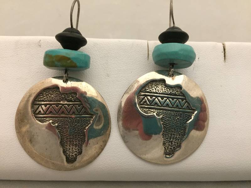 lot 367 image: Sterling Silver Pierced Earrings Designer WOODS