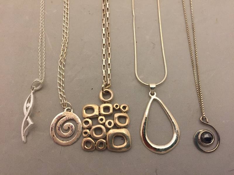 lot 368 image: Sterling Silver Necklaces