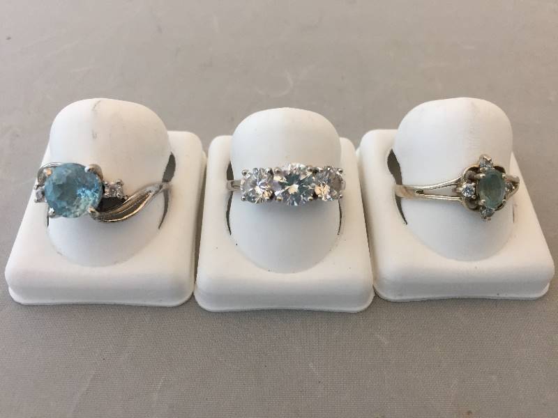 lot 476 image: Sterling Silver Rings - Clear Stones