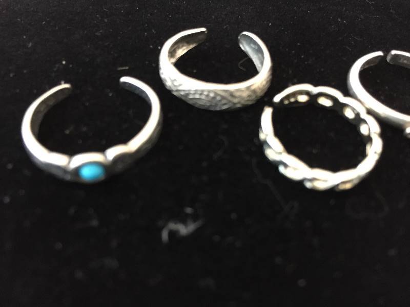 lot 430 image: Sterling Silver Toe Rings