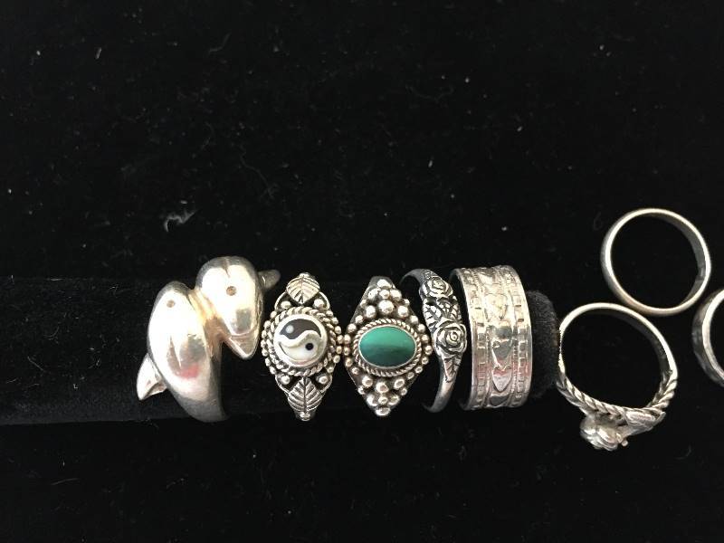 lot 462 image: Sterling Silver Rings - Small