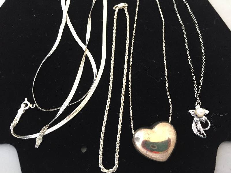 lot 435 image: Sterling Silver Necklaces - Chains