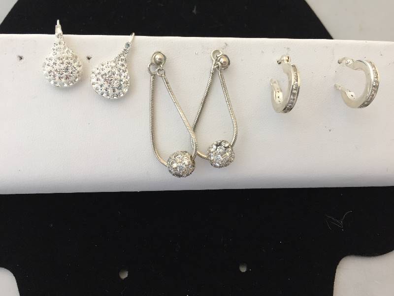 lot 442 image: Sterling Silver Pierced Earrings CZ