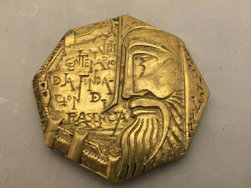 lot 411 image: Brass Paperweight - Giant Coin Replica