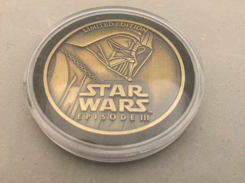 lot 444 image: Medallion - Star Wars LE Coin