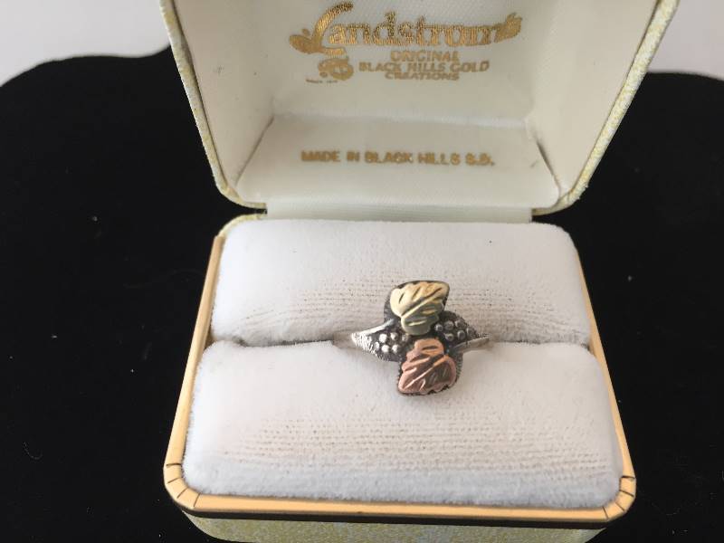 lot 461 image: Black Hills Gold Ring