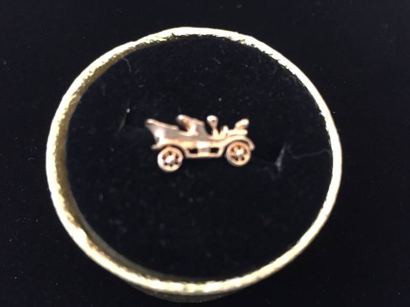 lot 355 image: 14K Gold Auto Tac