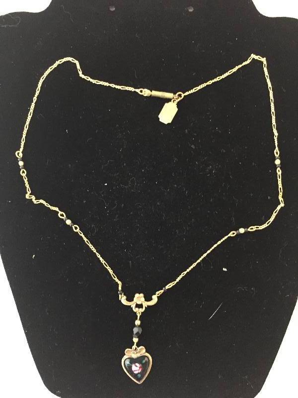 lot 458 image: Vintage Necklace - Pididdly Links Enameled
