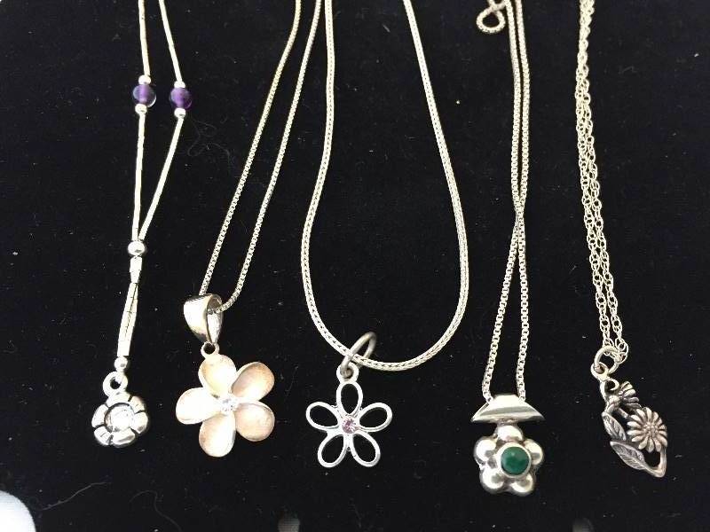 lot 471 image: Sterling Silver Necklaces - Floral
