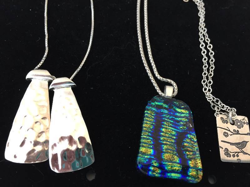 lot 498 image: Sterling Silver Necklaces