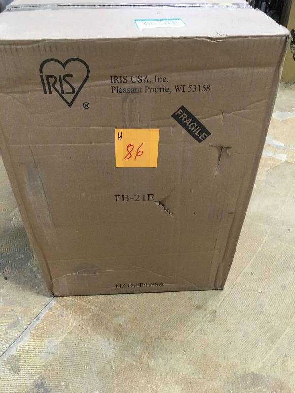 lot 86 image: Iris 42 Qt. LetterLegal Size File Storage Box in Clear (Pack of 4)  New