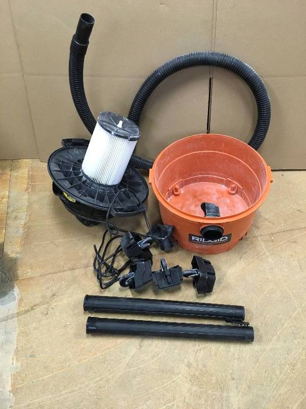 lot 41 image: RIDGID 6 Gal. 3.5-Peak HP NXT WetDry Vac Used in good condition